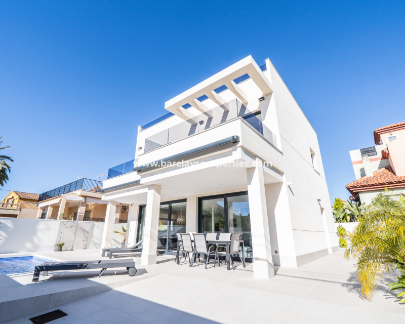 Luxe villa te koop aan de Costa Blanca