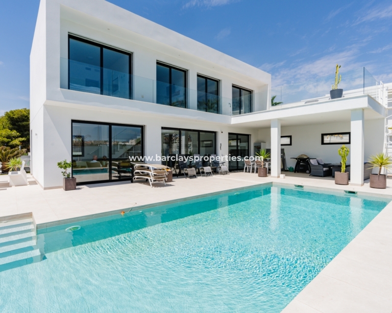 Luxe Villa te Koop in La Marina