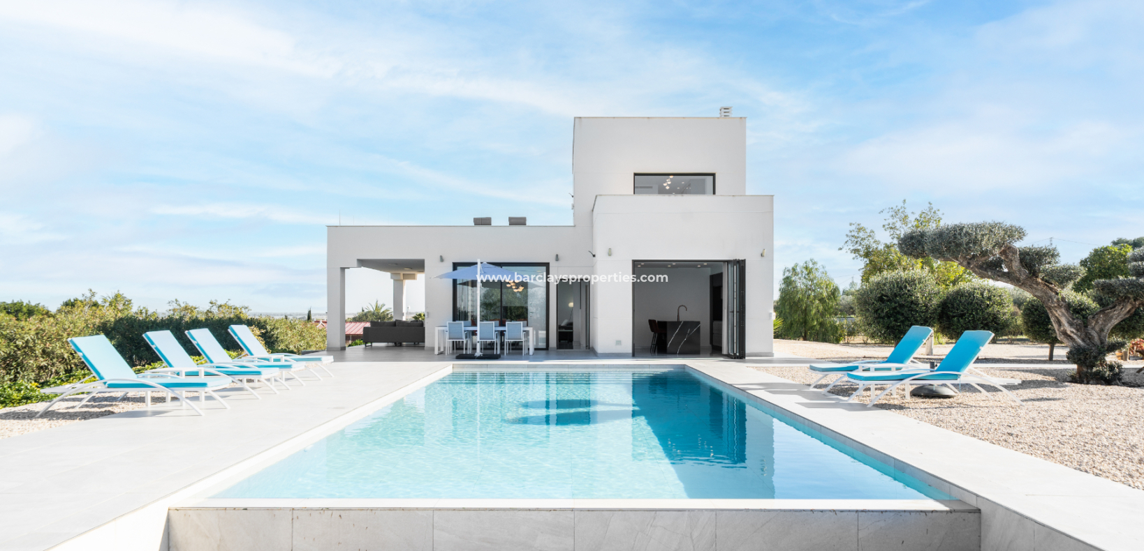 Luxury Villa for Sale in Alicante with Private Pool