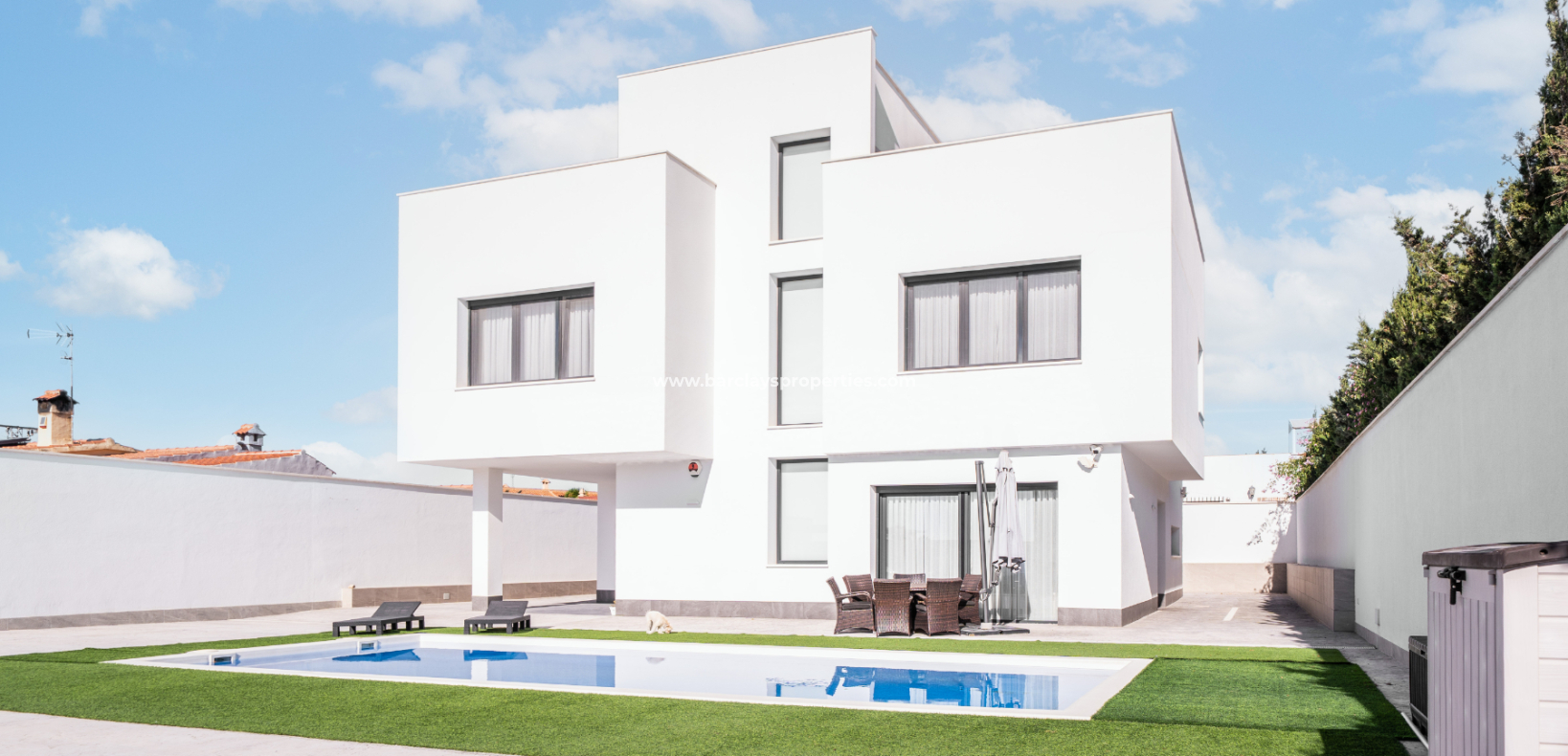 Lyxig skräddarsydd villa till salu på Costa Blanca, Alicante, med privat pool