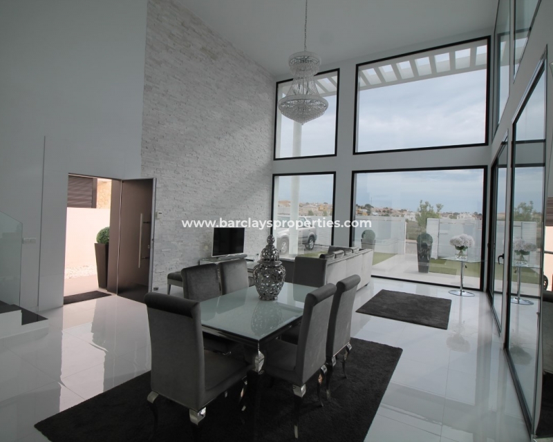 Matsal - Modern villa till salu i urbanisering La Marina
