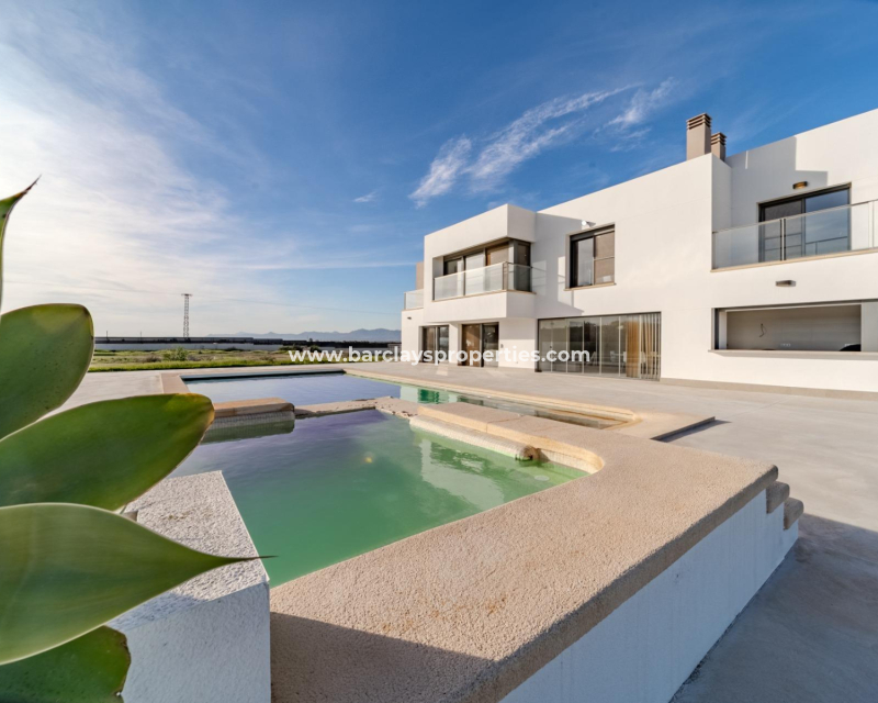 Modern villa till salu i Alicante