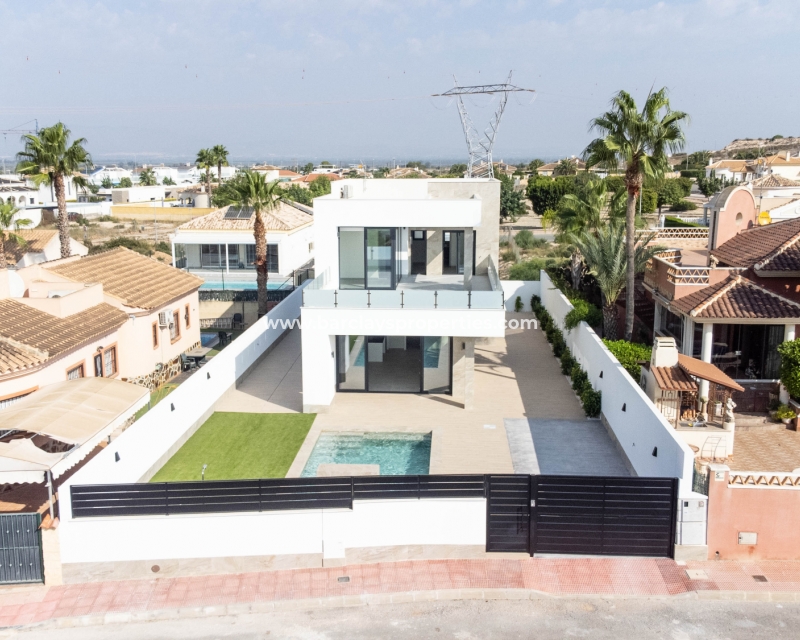 New Build - Fristaende Villa  - Urb. El Oasis - La Marina