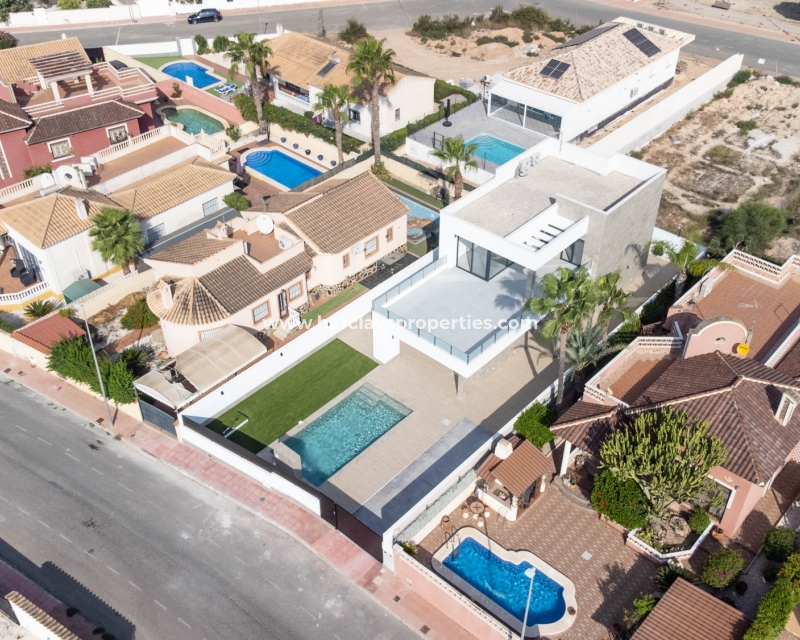 Nouvelle construction - Maison Individuelle - Urb. El Oasis - La Marina