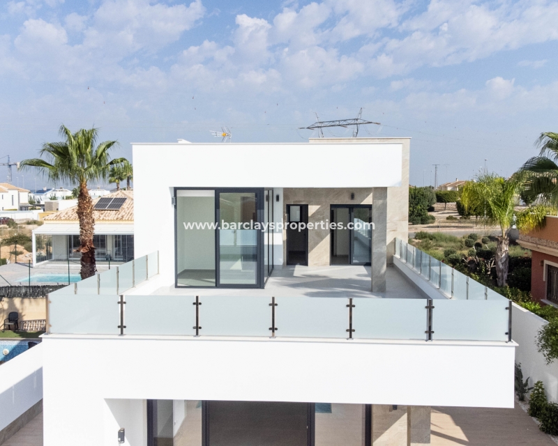 Nouvelle construction - Vrijstaande Villa - Urb. El Oasis - La Marina