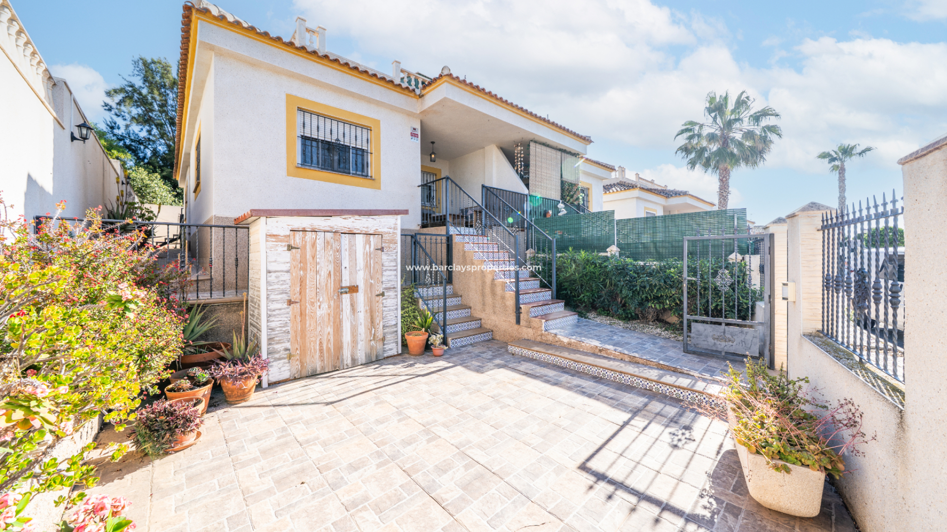 Parhus - Resale - Urb. La Marina - 5940