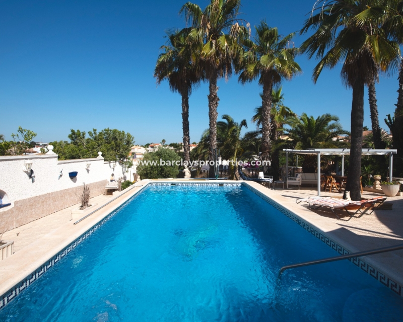 Pool - Prestige Villa zum Verkauf in Urbanisation La Escuera, Alicante