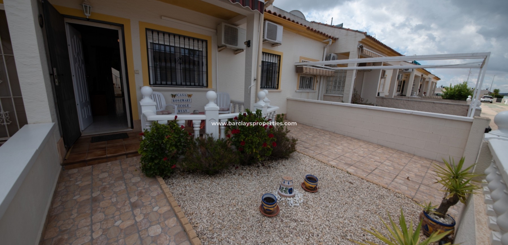 Property with communal pool for sale in La Marina