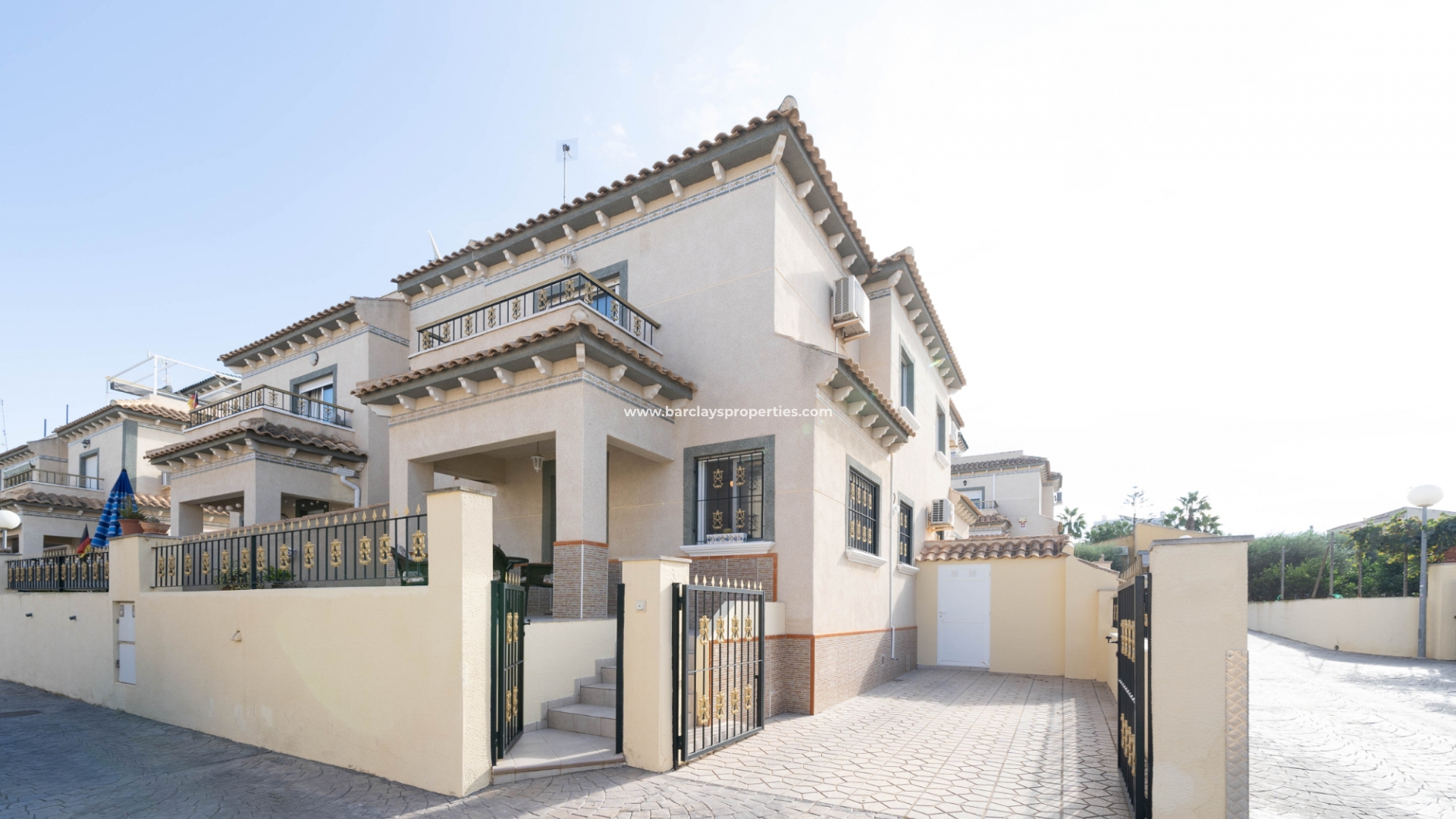 Quad - Wederverkoop - Urb. El Oasis - La Marina - 5505