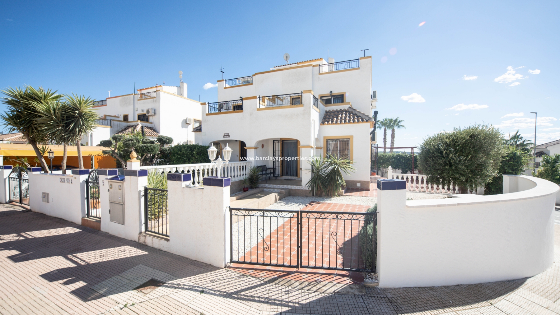 Quad - Wederverkoop - Urb. La Marina - 5240