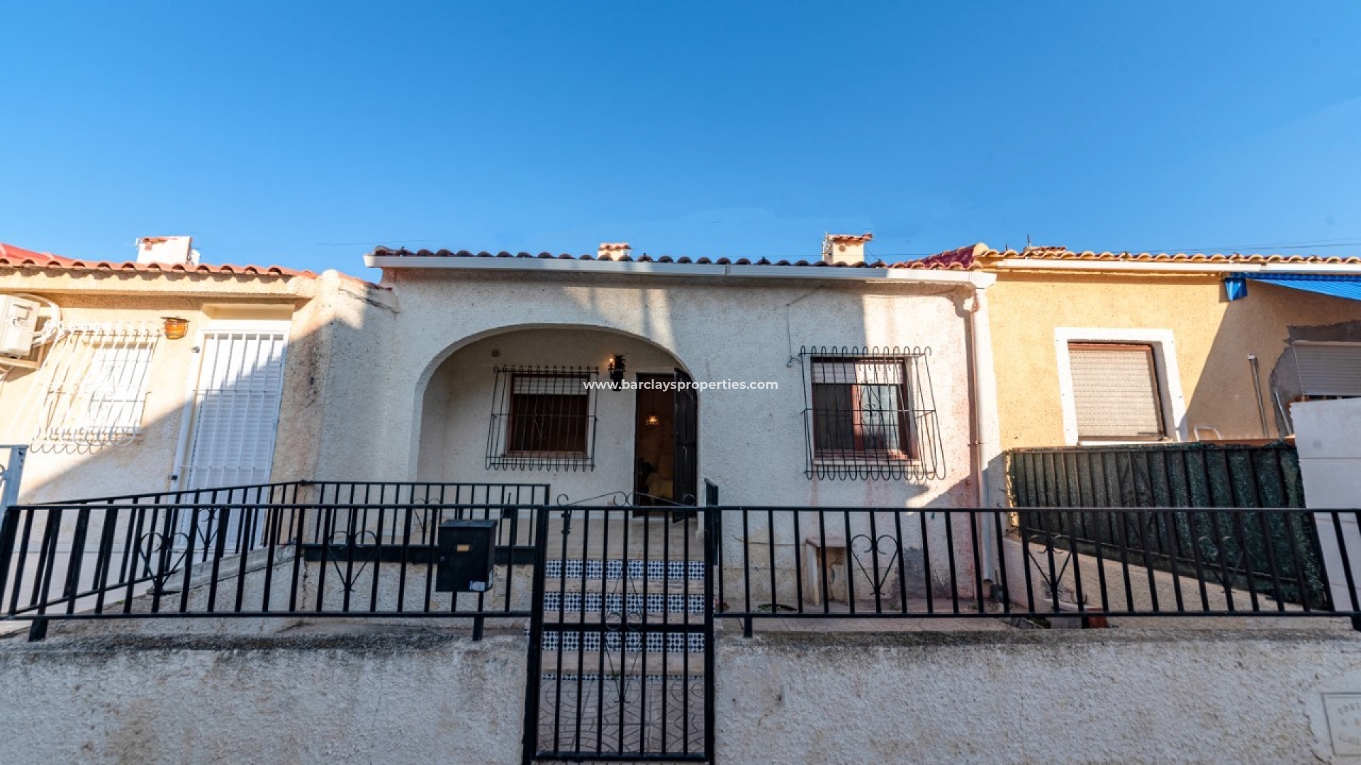 Radhus - Resale - Urb. La Marina - 4978