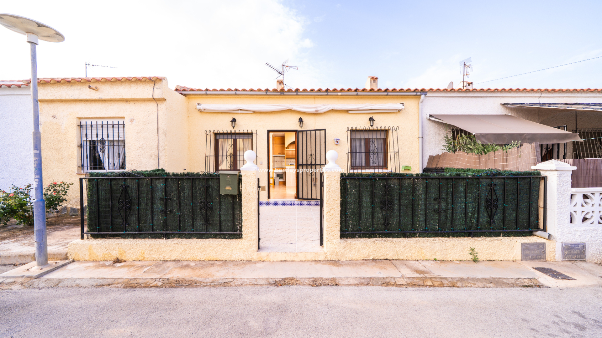 Radhus - Resale - Urb. La Marina - 6038