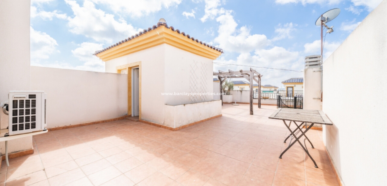 Resale - Apartment - Urb. El Oasis - La Marina