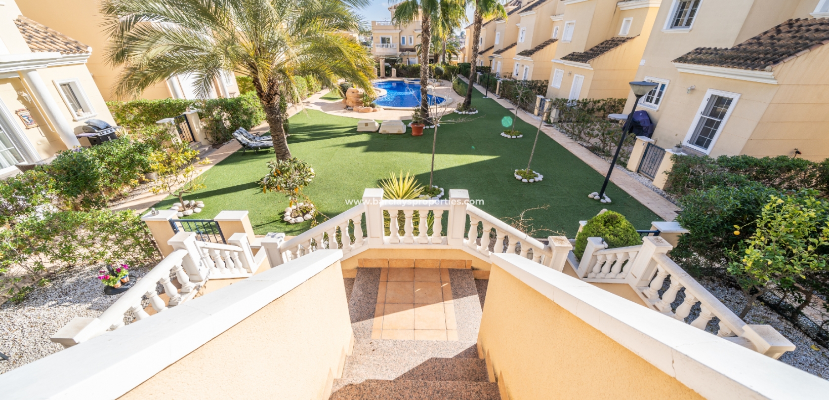 Resale - Apartment - Urb. La Marina