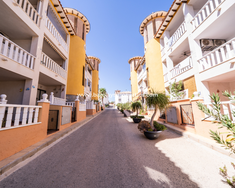 Resale - Apartment - Urb. La Marina