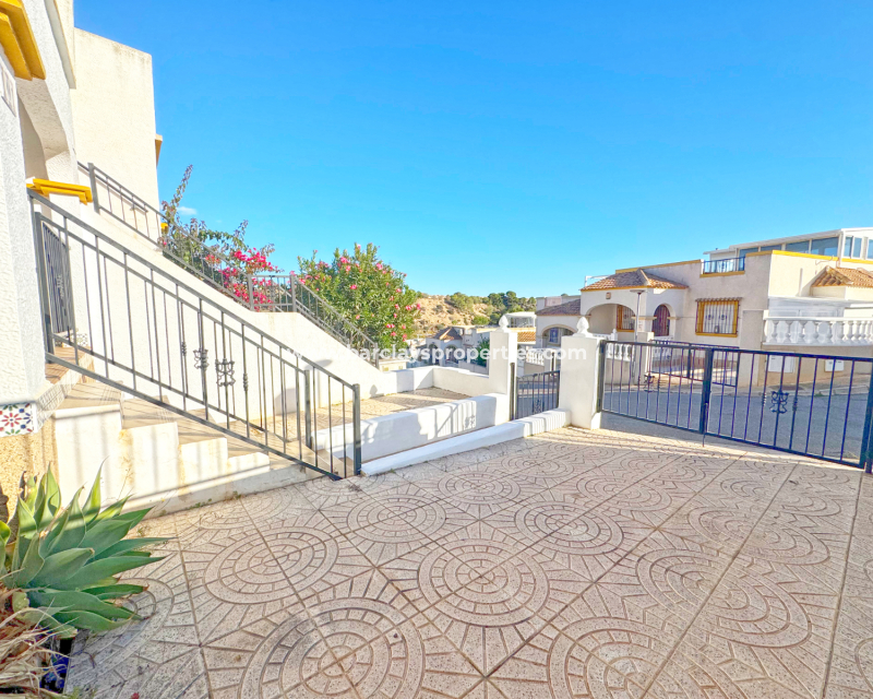 Resale - Apartment - Urb. La Marina