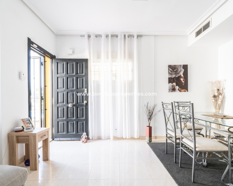 Resale - Detached - Urb. El Oasis - La Marina