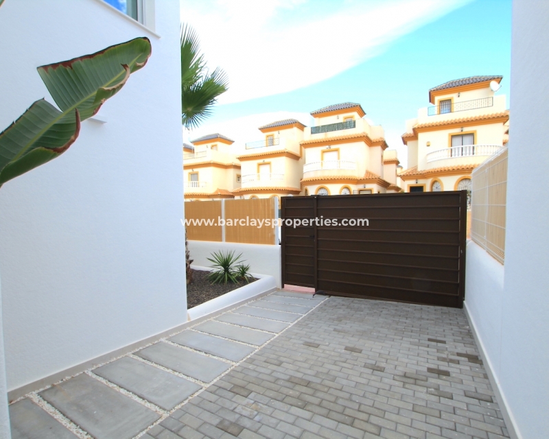 Resale - Detached - Urb. El Oasis - La Marina