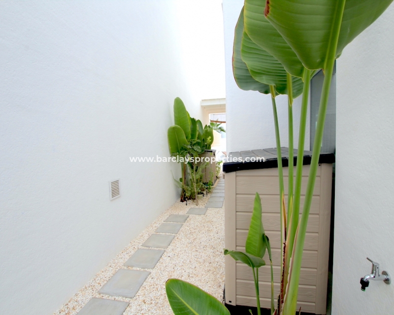 Resale - Detached - Urb. El Oasis - La Marina