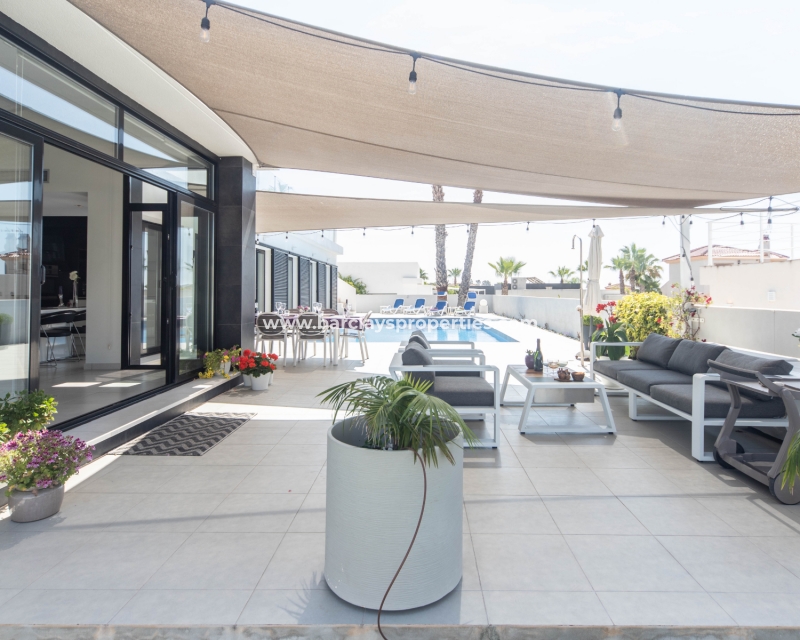 Resale - Detached - Urb. La Marina