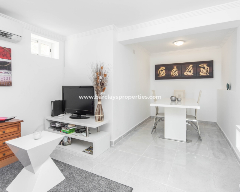 Resale - Detached - Urb. La Marina