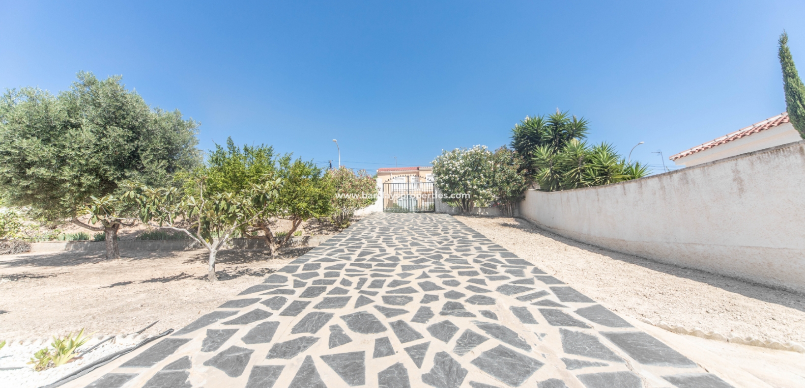 Resale - Detached - Urb. La Marina