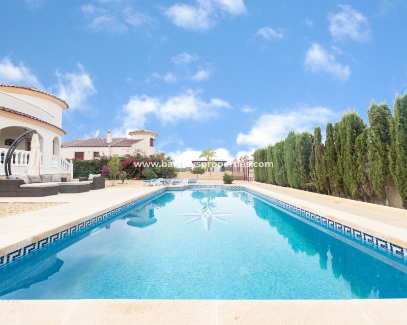 Resale - Detached - Urb. La Marina