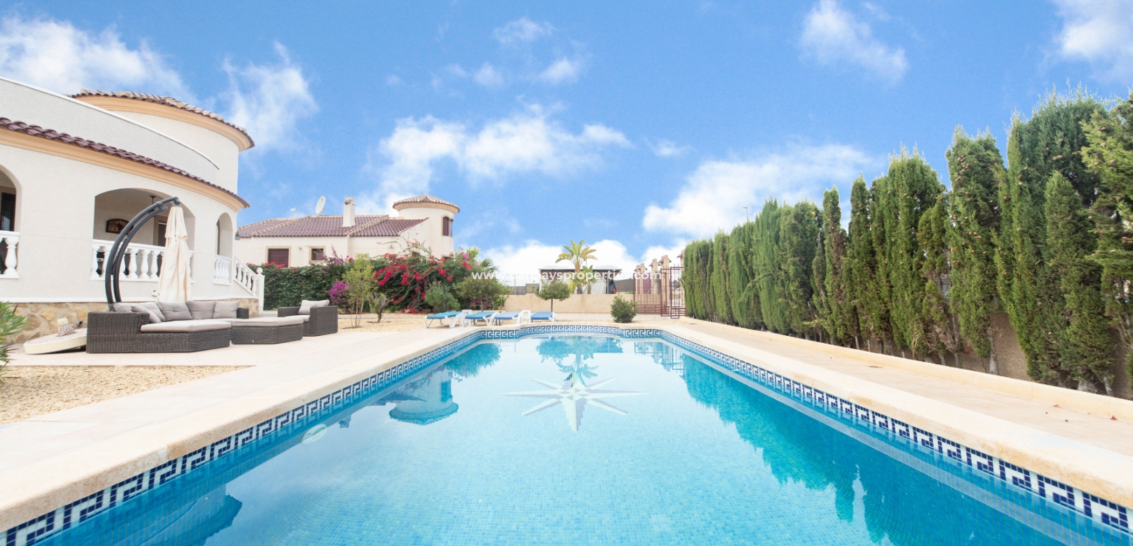 Resale - Detached - Urb. La Marina