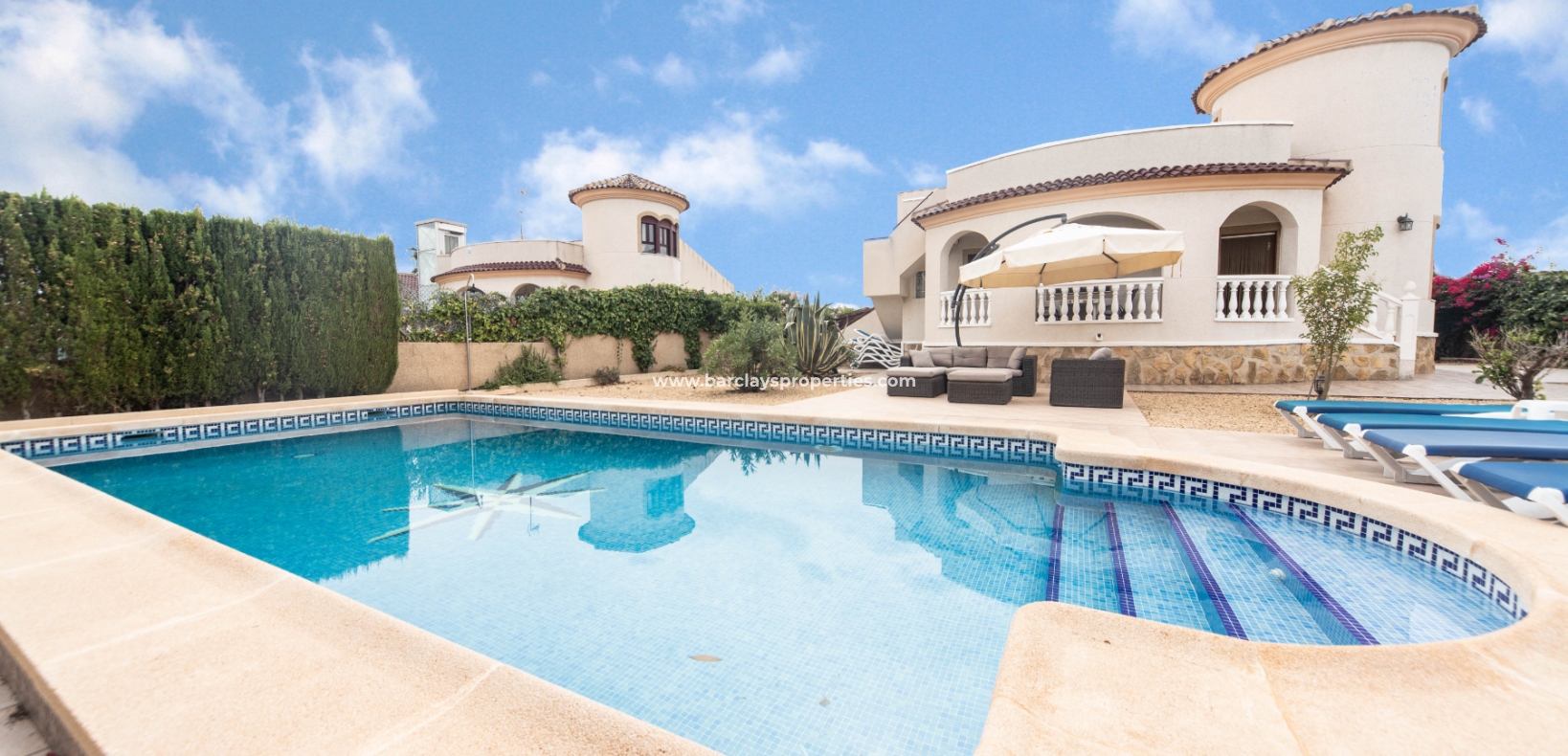 Resale - Detached - Urb. La Marina