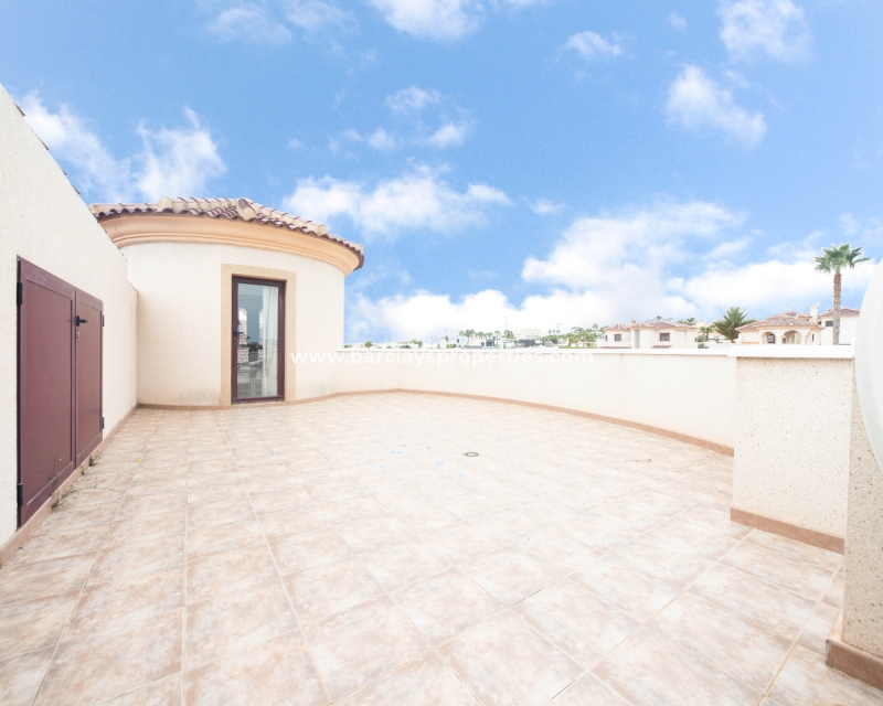 Resale - Detached - Urb. La Marina