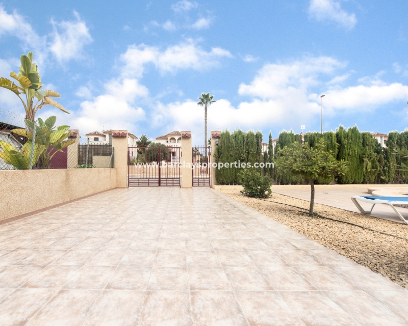 Resale - Detached - Urb. La Marina