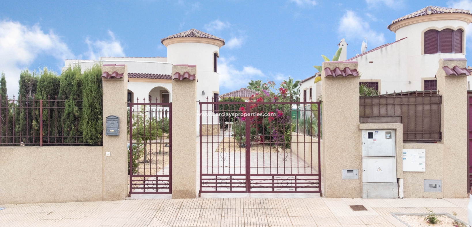 Resale - Detached - Urb. La Marina