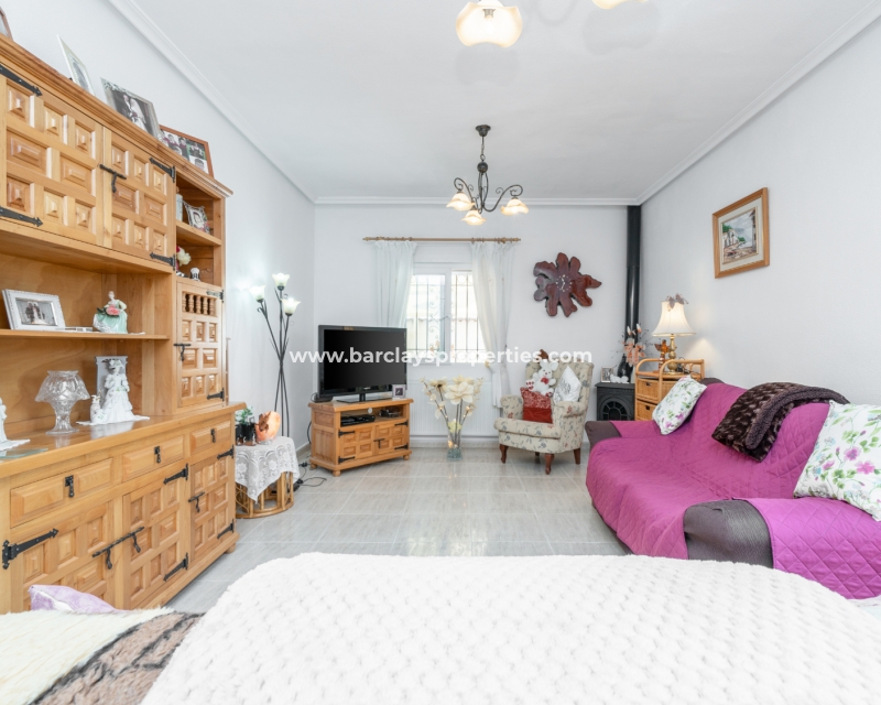 Resale - Detached - Urb. La Marina