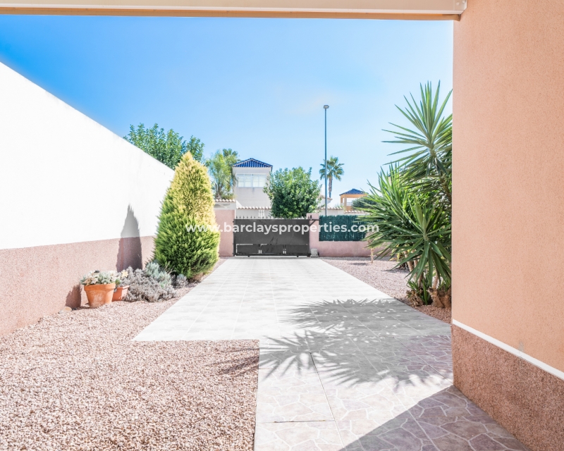 Resale - Detached - Urb. La Marina