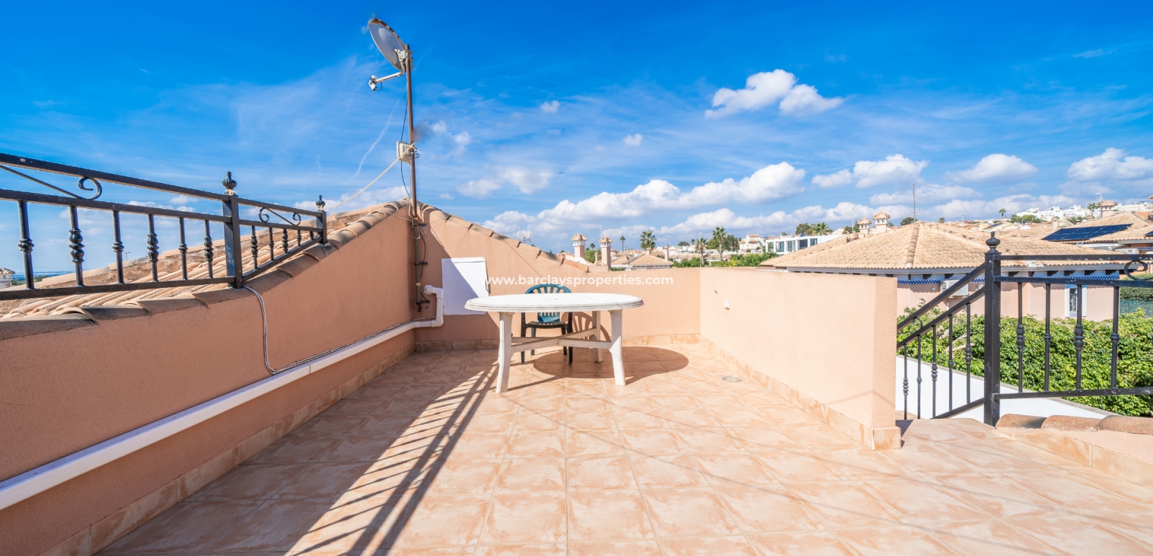 Resale - Detached - Urb. La Marina