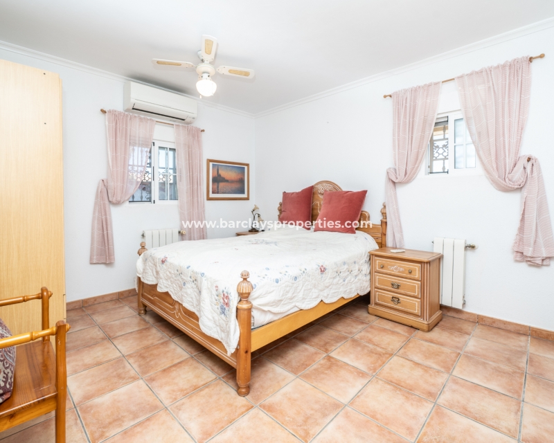 Resale - Detached - Urb. La Marina