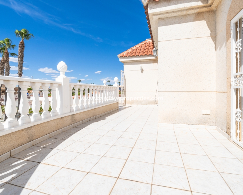 Resale - Detached - Urb. La Marina