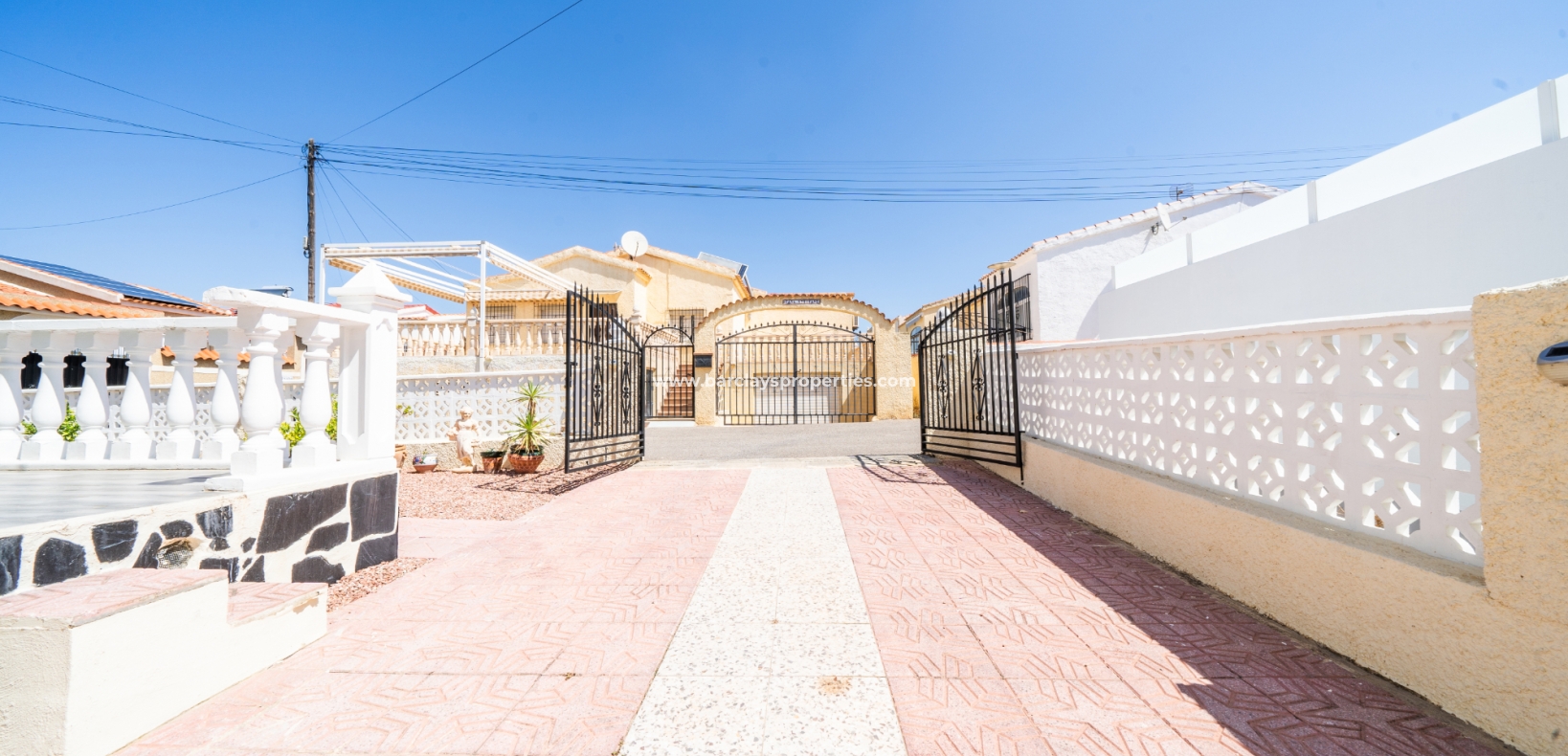 Resale - Detached - Urb. La Marina