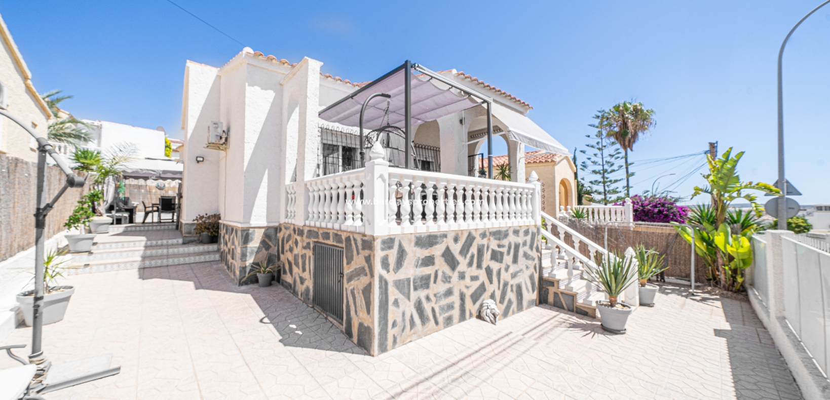 Resale - Detached - Urb. La Marina