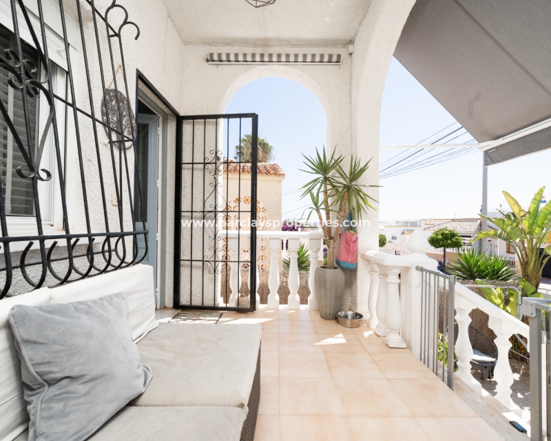 Resale - Detached - Urb. La Marina