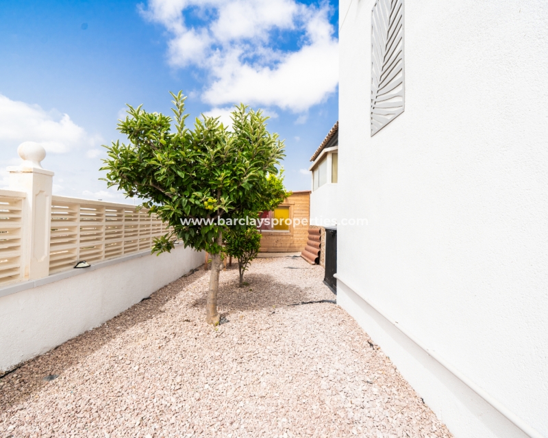 Resale - Detached - Urb. La Marina