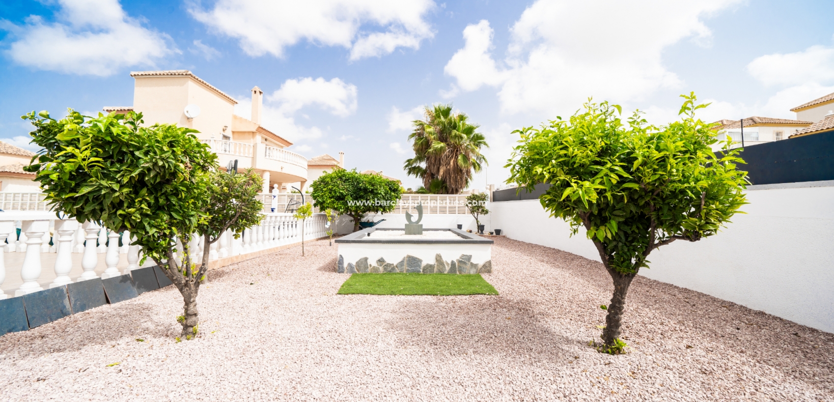 Resale - Detached - Urb. La Marina