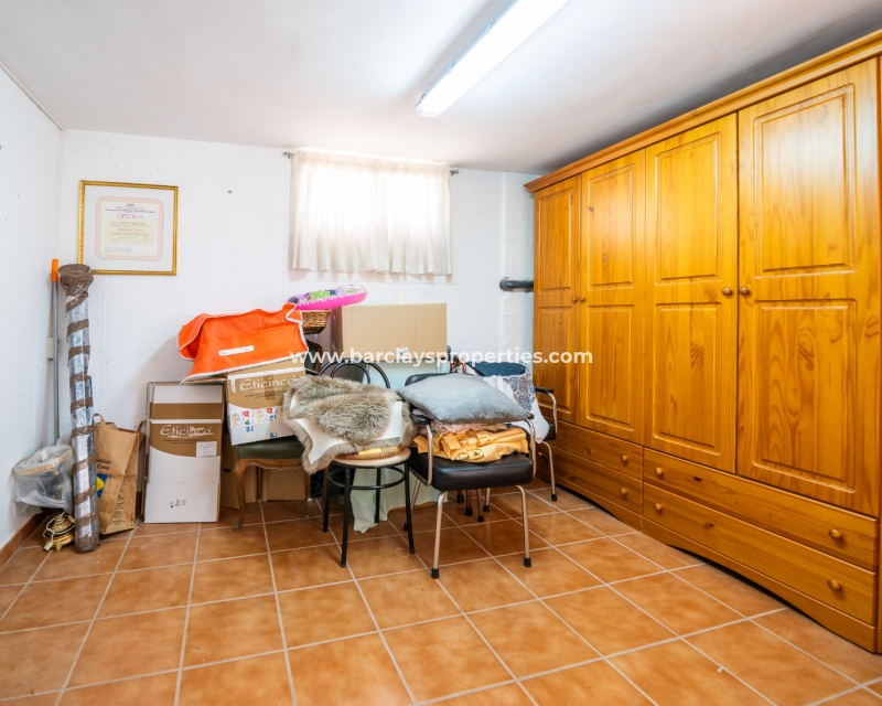 Resale - Detached - Urb. La Marina