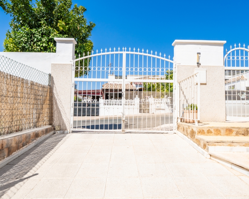 Resale - Detached - Urb. La Marina