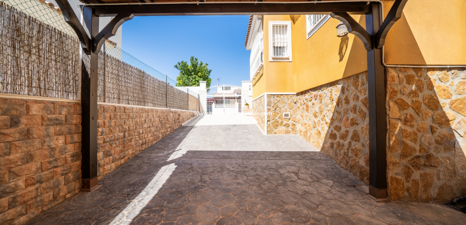 Resale - Detached - Urb. La Marina