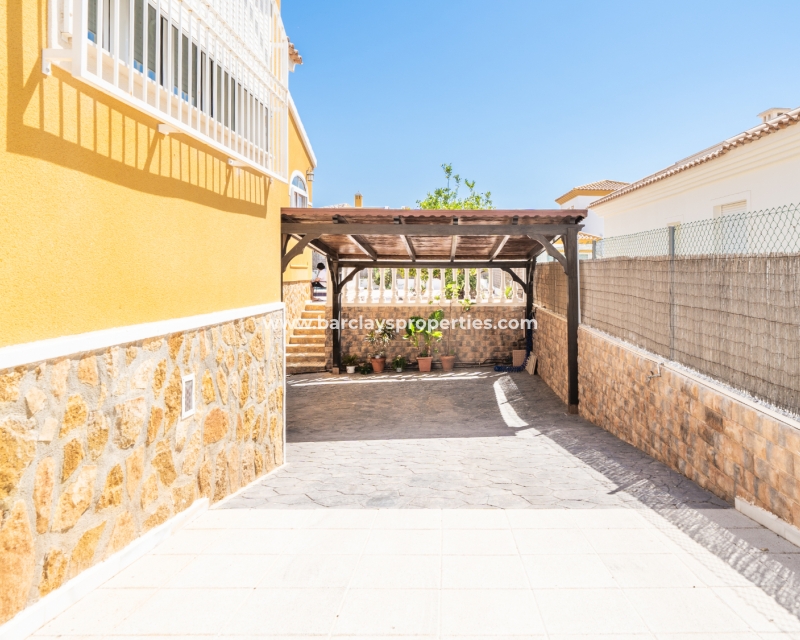 Resale - Detached - Urb. La Marina