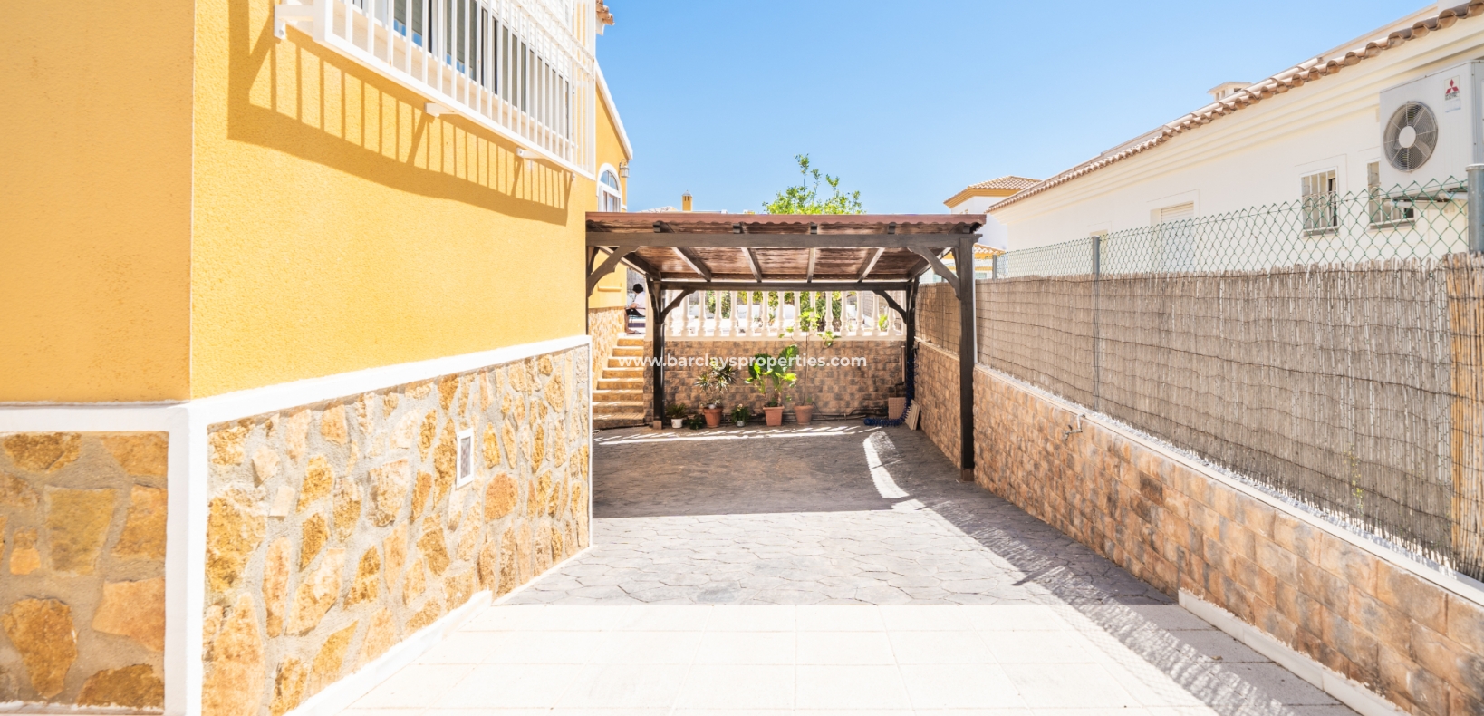 Resale - Detached - Urb. La Marina