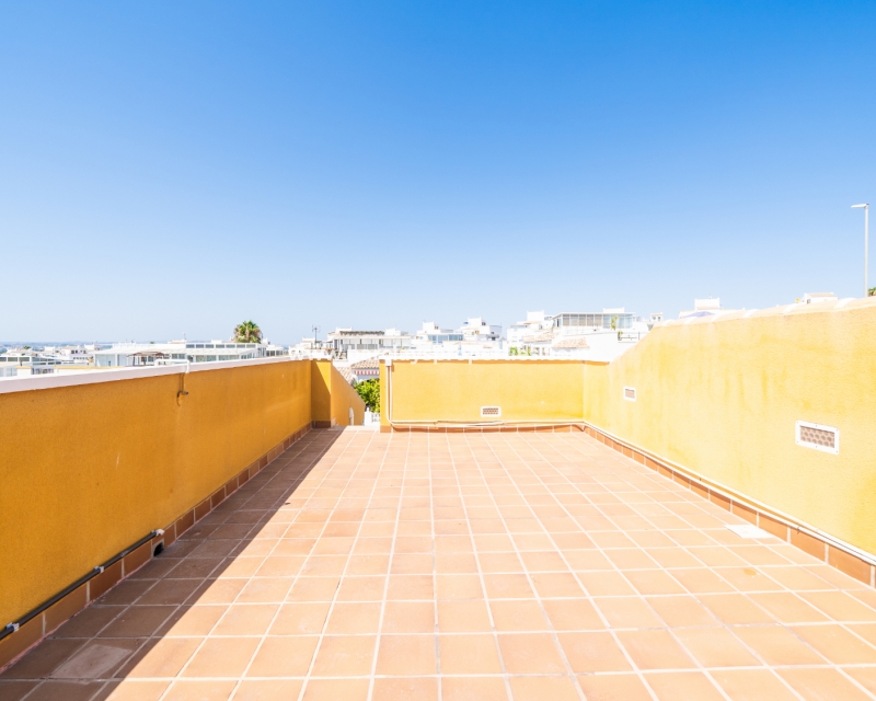 Resale - Detached - Urb. La Marina