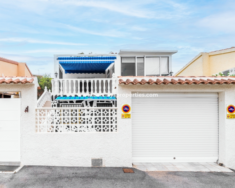 Resale - Detached - Urb. La Marina