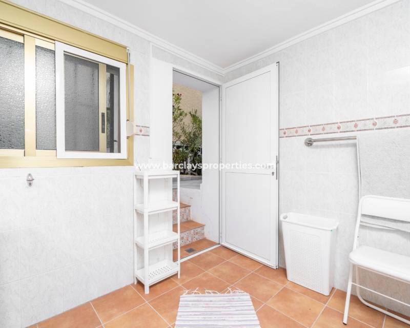 Resale - Detached - Urb. La Marina